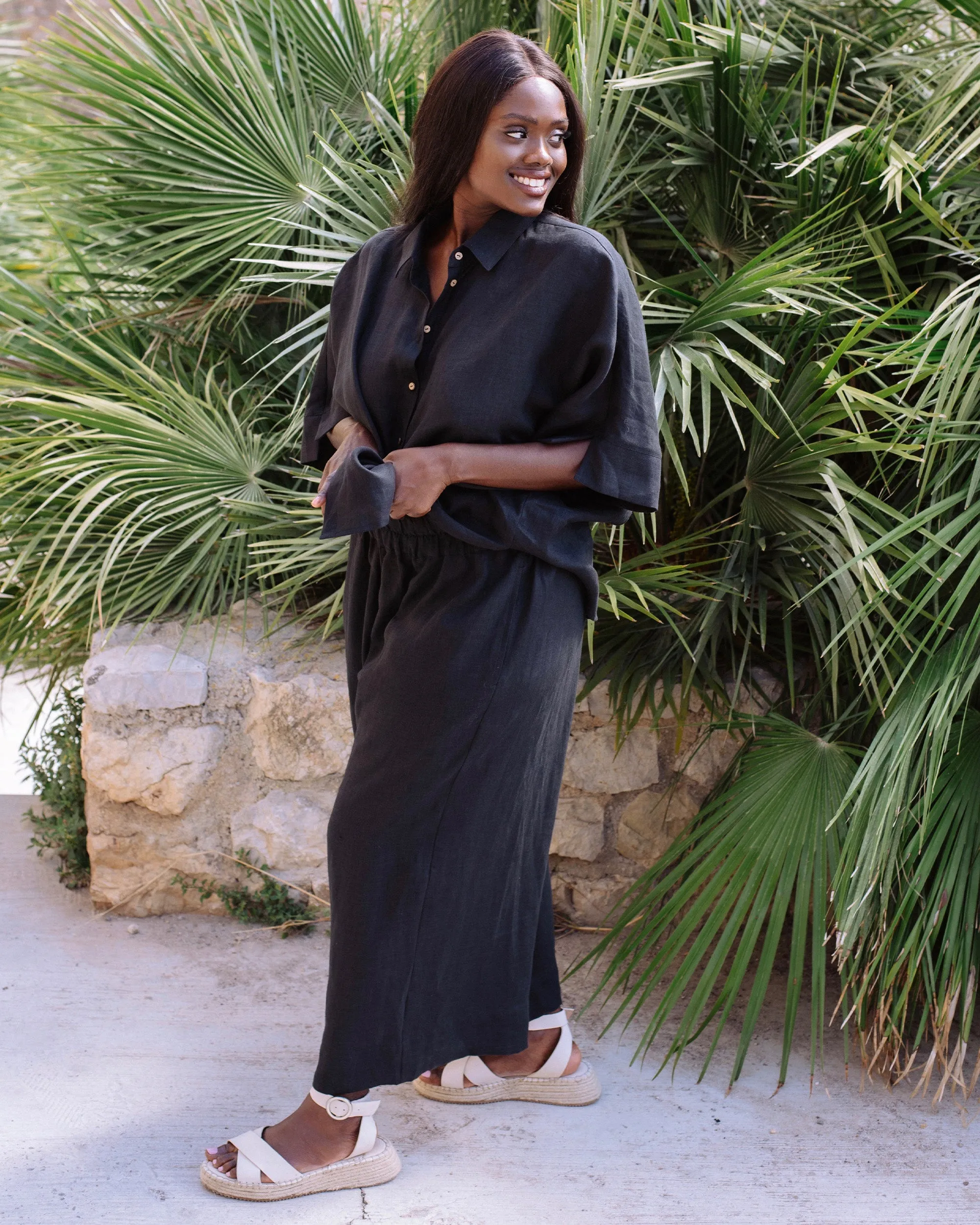 Wide leg linen culotte pants BRUNY in Black